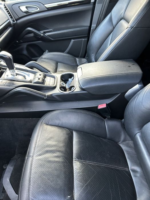Capac Cotieră piele neagră Porsche Cayenne 2012