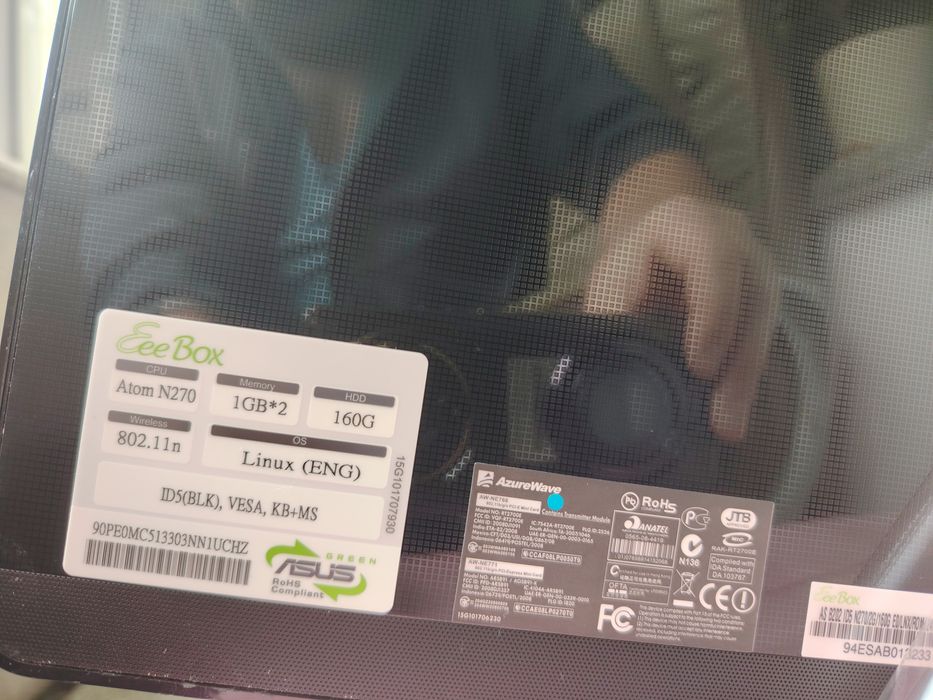 Мини компютър Asus EeeBox