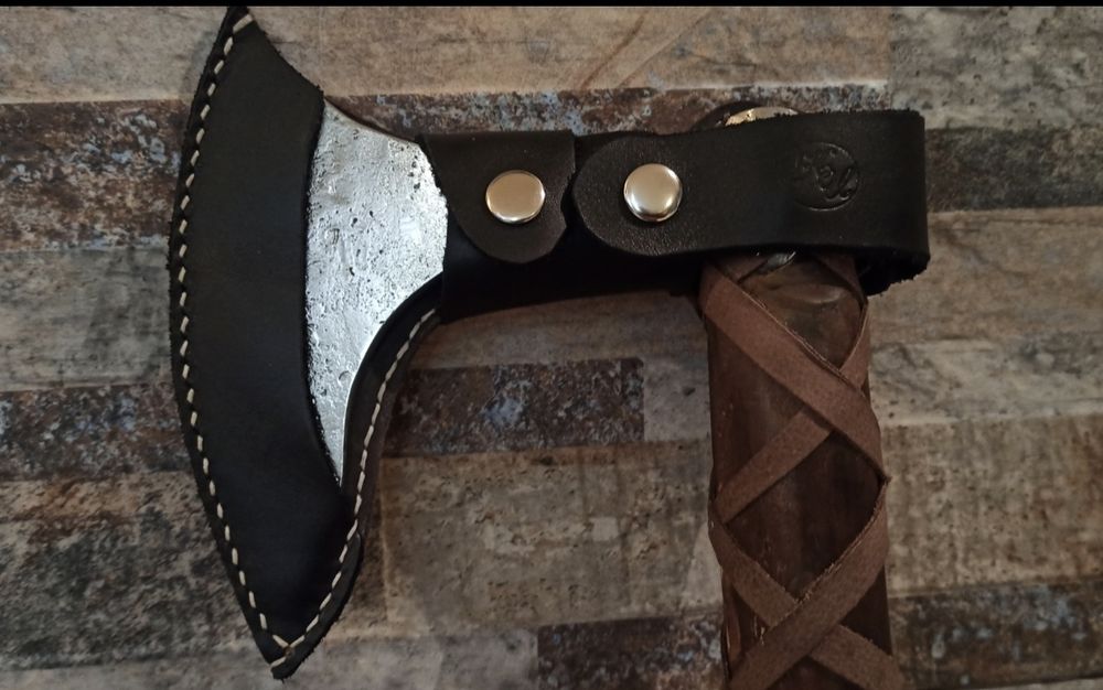 Викингска кована бойна брадва