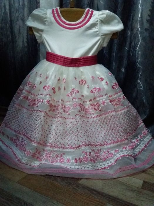 Продам платье в отличном состоянии