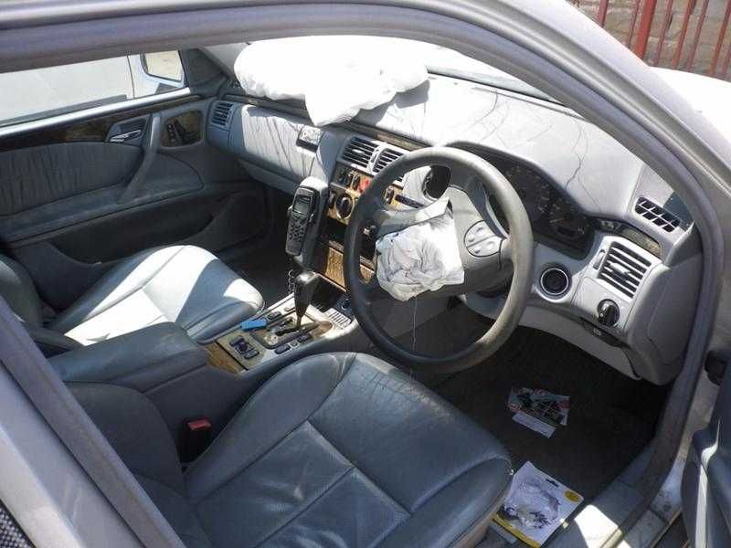 Марцедес-БенцE320 3.2CDI/Mercedes-Benz E320 3.2CDI Avantgarde на части
