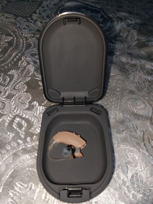 Продаётся слуховой аппарат