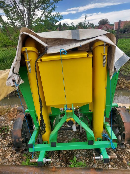 Vând utilaje agricole