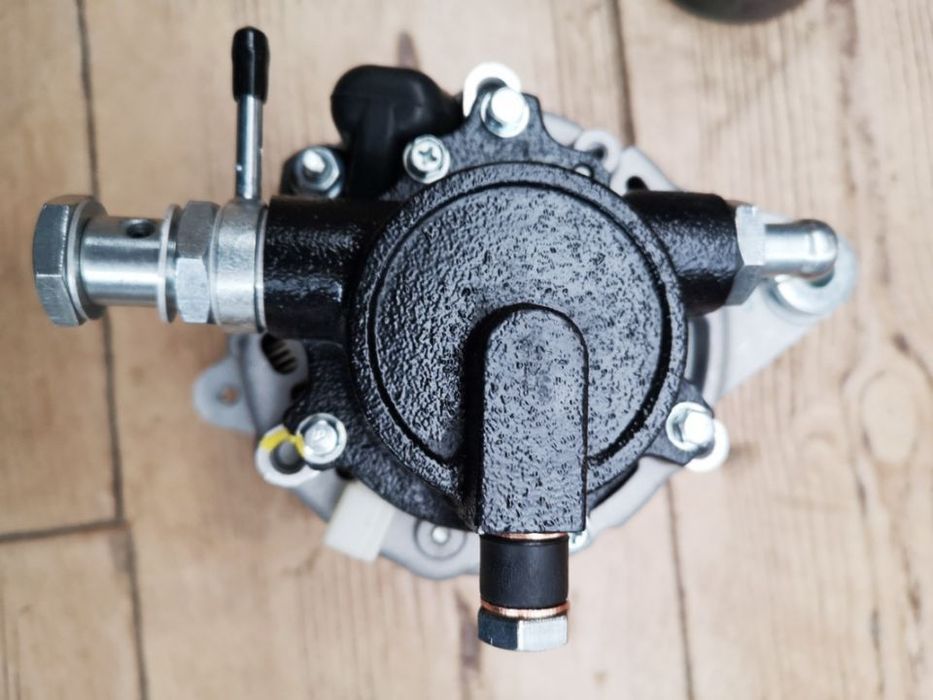 Alternator cu pompa vacum NISSAN Atleon Cabstar L35 Eco-T100 Trade piese