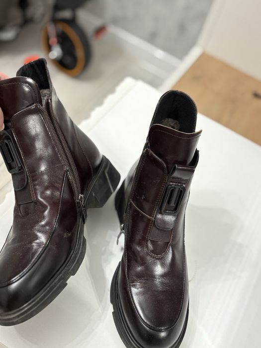 Продам зимние ботинки новые