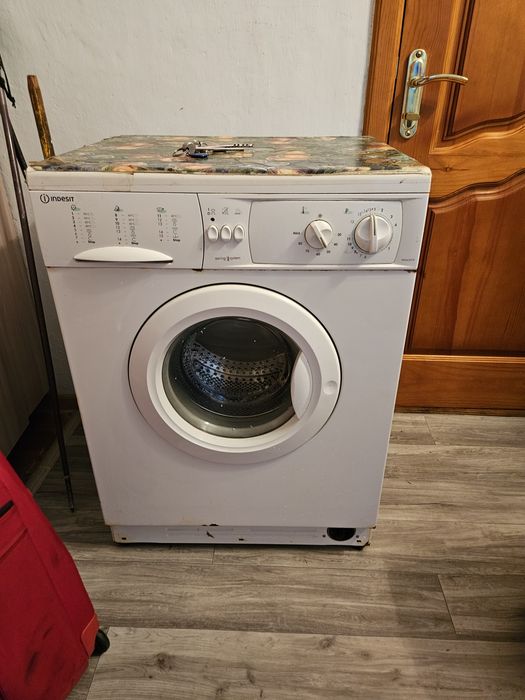Срочно продам машинку автомат