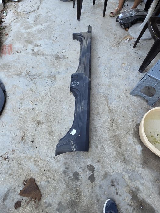 Skoda Octavia 4 десен праг 2022