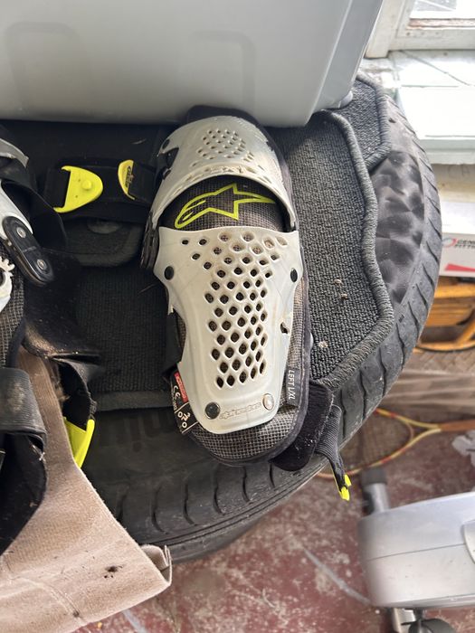 Genunchiere alpinestars pentru copii