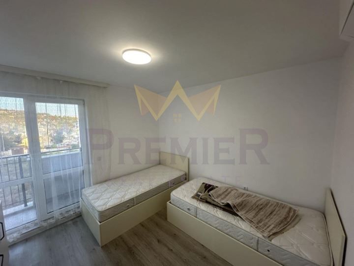 Дава се под наем Двустаен апартамент в Варна, Възраждане 3 - 56 кв.м за 450 € - Снимка #2