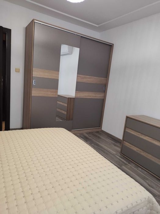 Тристаен апартамент с безплатни парко места за нощувки и краткосрочно