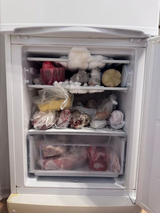 Б/у холодильник Indesit