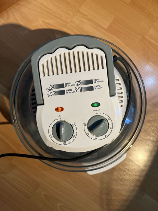 cuptor cu convecție halogen si friteuza 2 n 1, model Comet JL-9501 TU,1260W