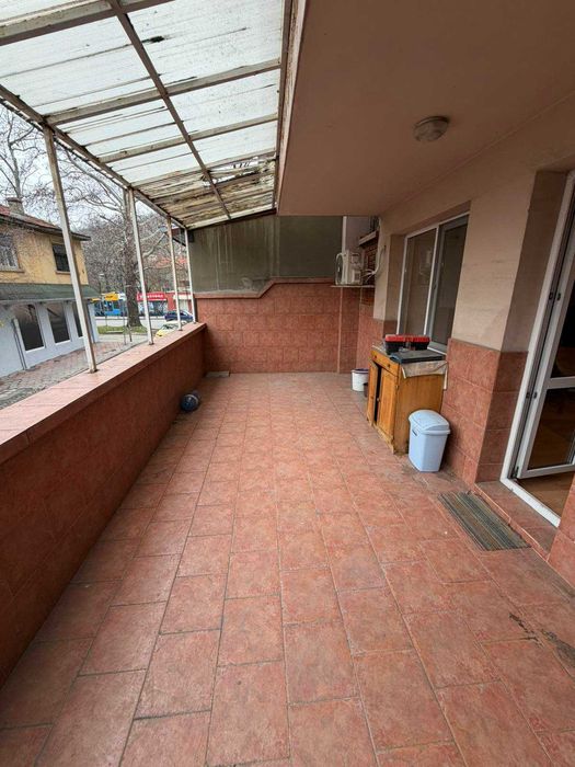 Тристаен апартамент с гараж до ВМИ