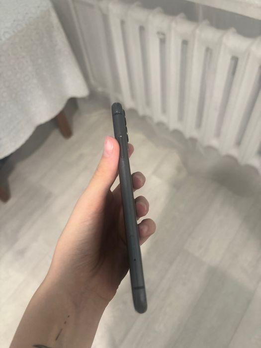 Продам 11 айфрон