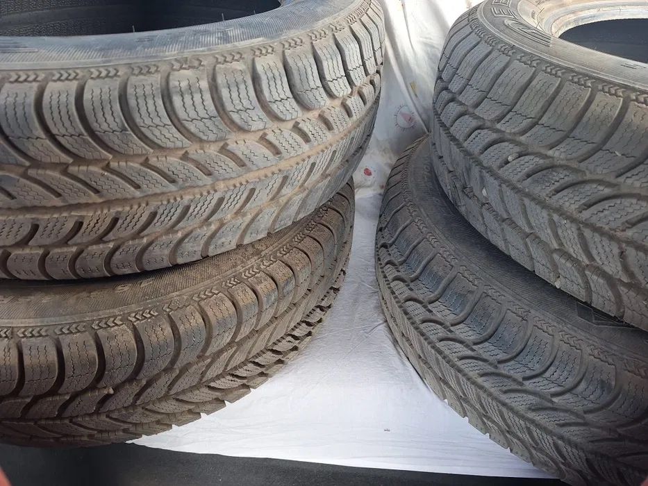 Gume anvelope roti dacia logan  iarna 185 65 r15. Opel astra corsa suzuki clio renault