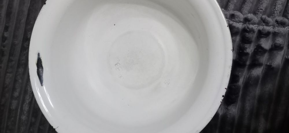 Тазы и чашки эмалированные