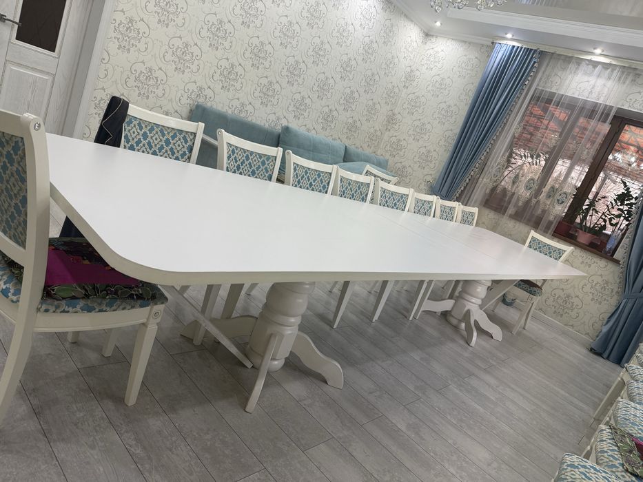 Стол для гостиной