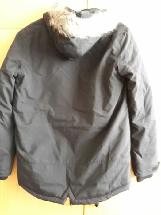 Якето и черно чисто ново.за 13,14год,размер 164.вностно.Цена 40лв