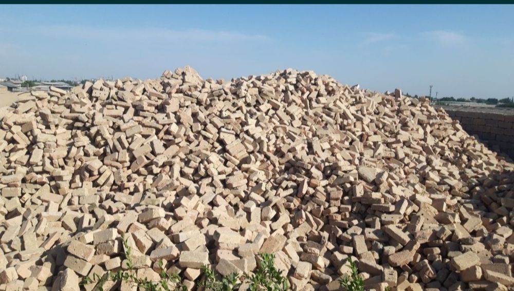 Гишт бор кирпич  500 сум б-у ссср