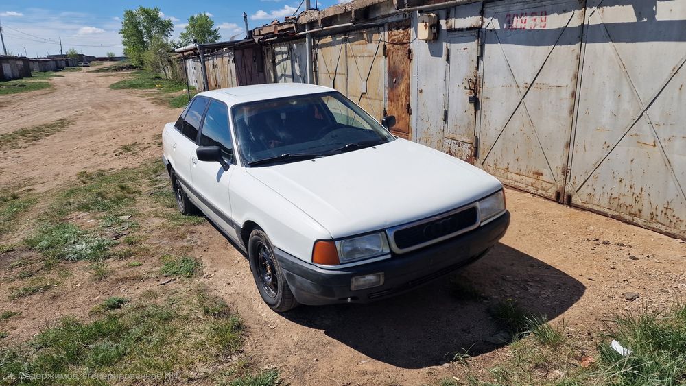 Продам машину Audi 80
