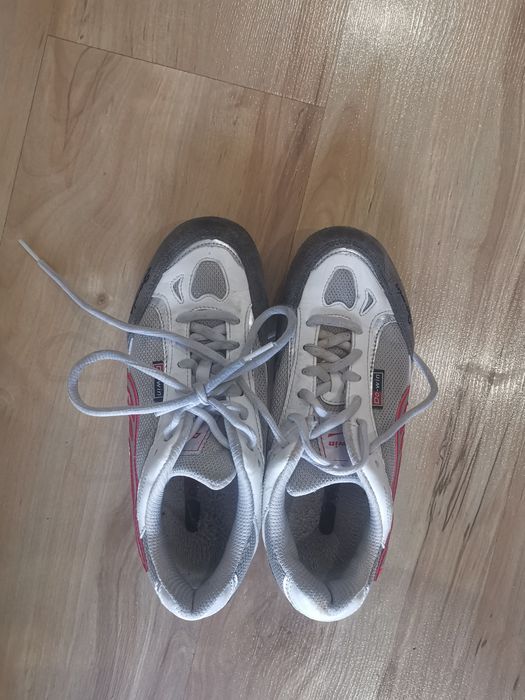 ботинки продам 36 размер