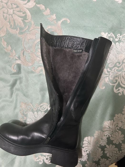 Продам зимние сапоги