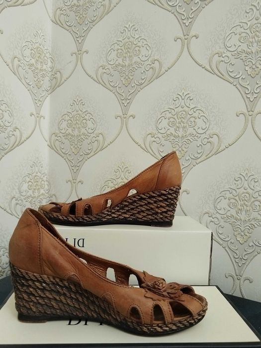 Туфли-лодочки женские