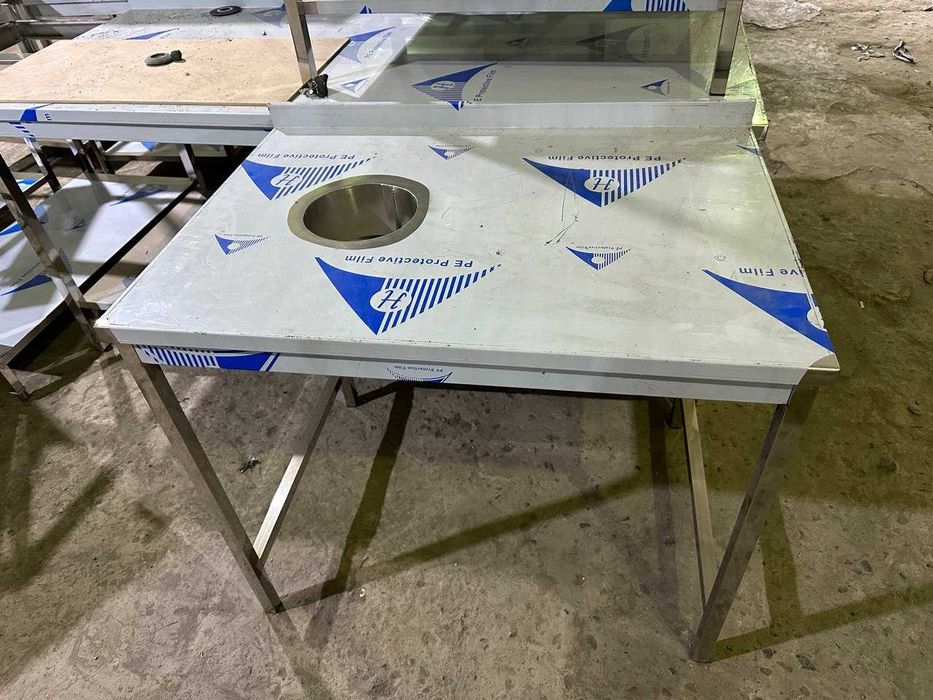 Стол производственный из нержавейки Zanglamaydigan po'latdan stol nerj
