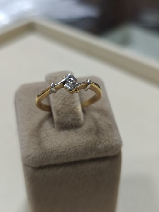 Inel aur 18k 3.23gr de logodna cu diamant natural (r)