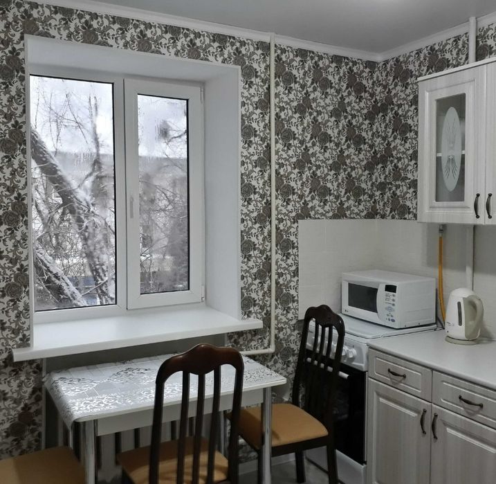 2-х комнатные по  Абая. Посуточно