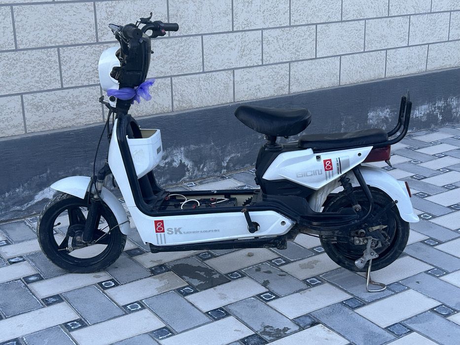 Продам срочно скутер