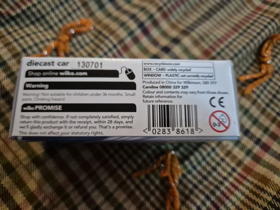 Set 4 mașinuțe noi, 2 din metal