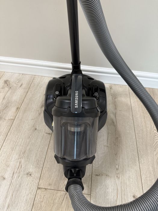 Продам пылесос марки самсунг