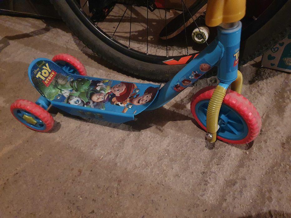 Детска тротинетка и B'TWIN Детско балансиращо колело