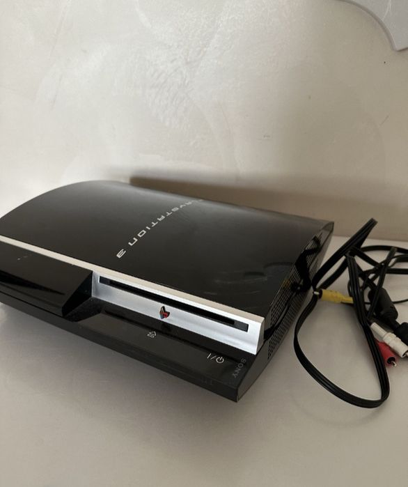 Play Station 3 продаю прошитая