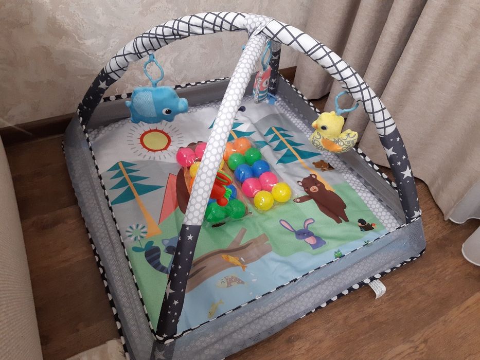 Детский игровой манеж с шариками