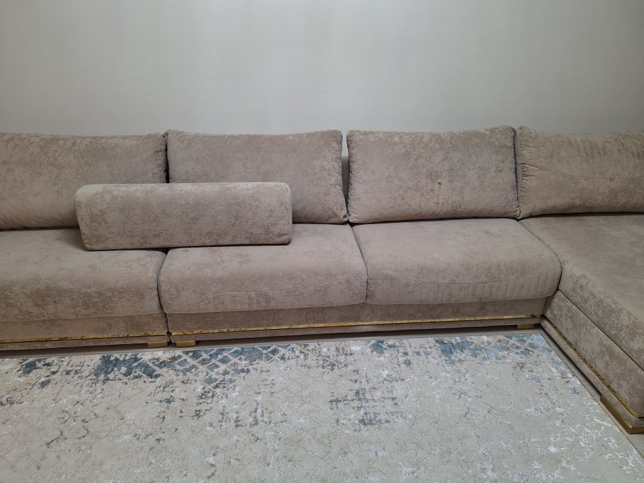 Продам шикарный диван
