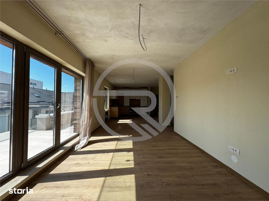 Apartament Tip Penthause 3 camere,103 mp + 2 terase ,situat pe strada