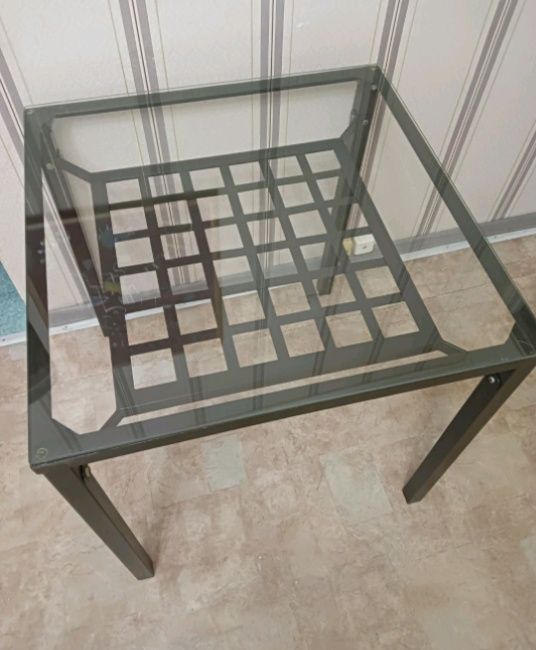 Два стула и стол Икеа б/у