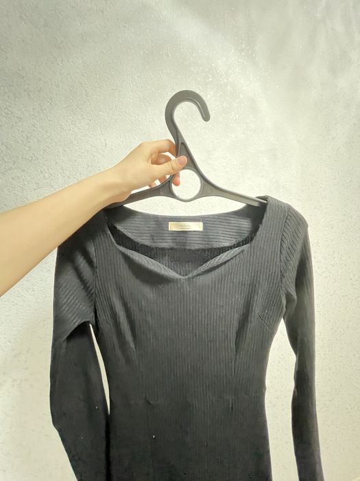 Продаю платья в этно-стиле и современные модели.