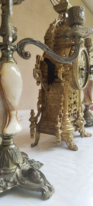 Соат ва шагамдонлар сотилади