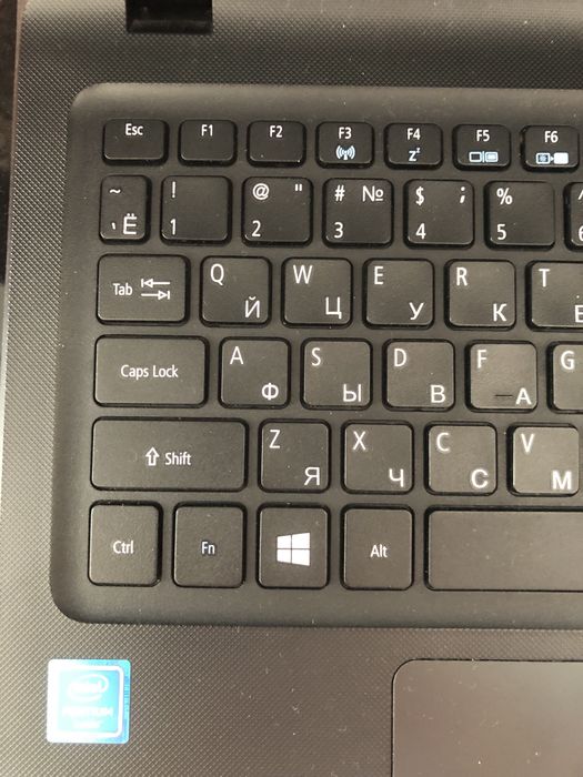 Ноутбук Acer  Aspire es-15 Срочно!