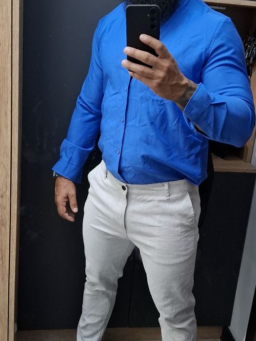 Синя риза с дълги ръкави