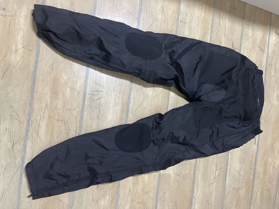 Мото-панталон……..