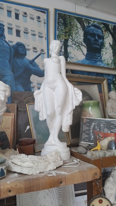 Скульптуры, Бюсты, Статуи.