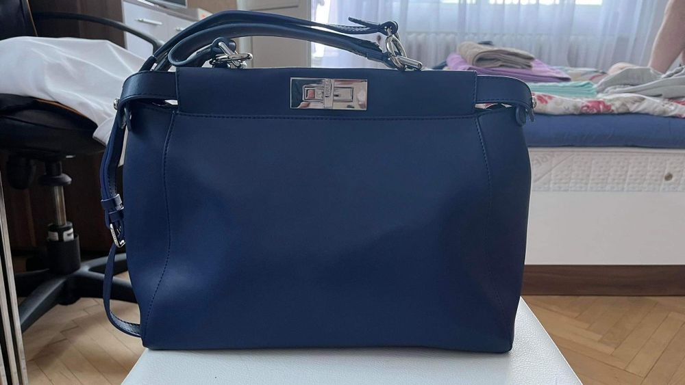 Fendi  Peekaboo Monster оригинална