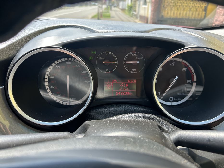 alfa romeo giullieta -VOLAN DREAPTA -inmatriculata