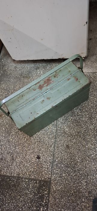 De vanzare trusa scule , pompa de benzina,nicovala de cizmarie