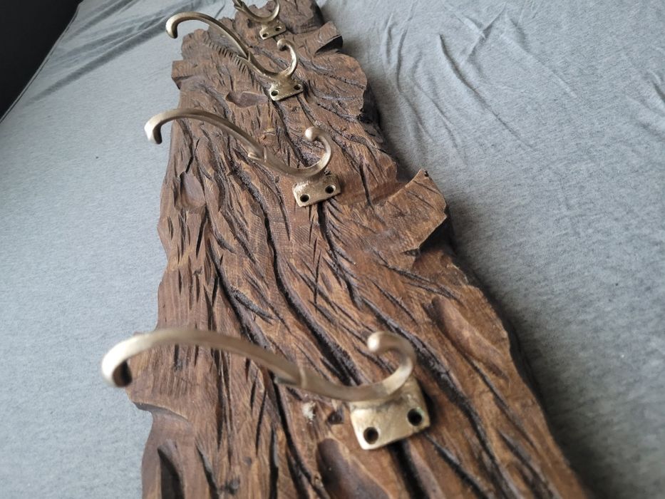 Закачалка от дърво и масивен бронз