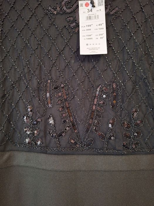 Rochie elegantă  model de la brandul Reserved
